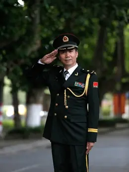 范明